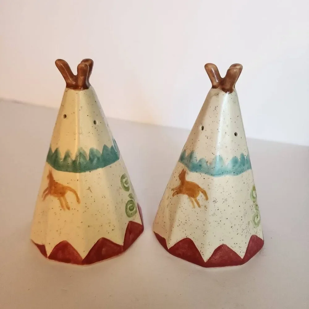 Vintage Treasure Craft Handpainted Teepee Salt and Pepper Shakers Mid Century So